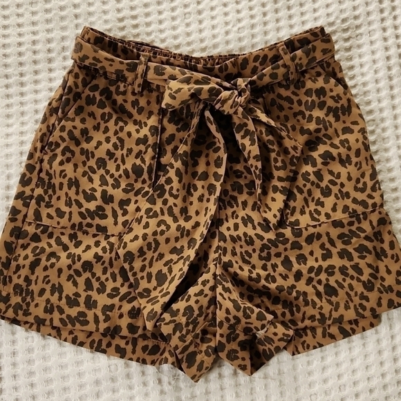 a new day Pants - Animal print shorts with belt pockets small lounge casual cute Lagenlook beachy